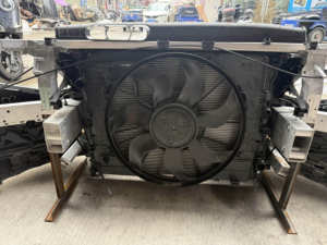 Ensamblaje de corte de Nariz de boca delantera desmontado al por mayor incluido con ventilador condensador de radiador para <span class=keywords><strong>Mercedes</strong></span> <span class=keywords><strong>Benz</strong></span> Clase <span class=keywords><strong>E</strong></span> W213 2014-2018 - Product Image 5