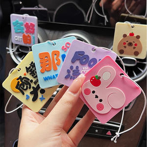 Tabletas Aromatizantes de Silicona para Coche, Decoración Colgante con Diseño de Dibujos Animados, Fragancia para el Interior del Vehículo, Diseño de Texto Personalizado - Product Image 1