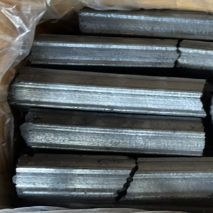 Charbon de bois naturel à base de sciure de bois pour barbecue, inodore, faible teneur en cendres, haute rétention de chaleur, longue durée de combustion, fourni par l'usine du Vietnam - Product Image 1