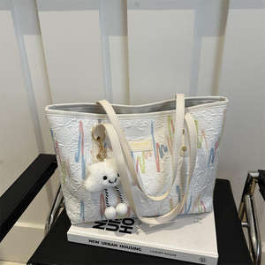 Sac à main pour femme élégant et luxueux, sac fourre-tout décontracté en tricot tissé à porter à l'épaule - Product Image 4