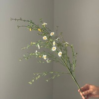 Fleurs artificielles de camomille en gros, tiges de marguerites artificielles de haute qualité, décoration intérieure, arrangement de jardin