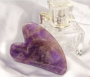 Cristal d'améthyste Gua Sha 2026 : Cristaux et pierres précieuses d'améthyste, forme <span class=keywords><strong>de</strong></span> cœur, outil <span class=keywords><strong>de</strong></span> lifting du visage en cristal Gua Sha, pierre pour les <span class=keywords><strong>bienfaits</strong></span> <span class=keywords><strong>de</strong></span> la peau - Product Image 3