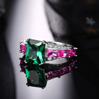 Hochwertige Volldiamanten Kubisches Zirkonium Luxus-Eheringe 925 Sterling Silber Ring Smaragdgrün Roter Rubin Steinring