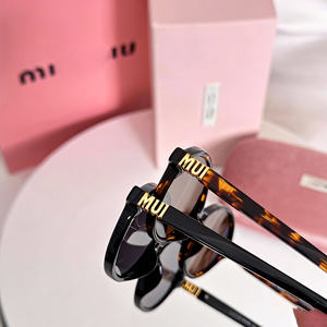 Солнцезащитные очки Miu Brand 2026: высококачественные, с маленькой оправой, класса люкс, для женщин, с премиальным дизайном, для моды и повседневной носки - Product Image 6