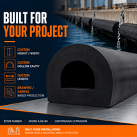 Bouée de protection marine en caoutchouc EPDM sur mesure, profil en D creux, étanche, résistante aux UV, extrudée, longueur et motif de trous personnalisés