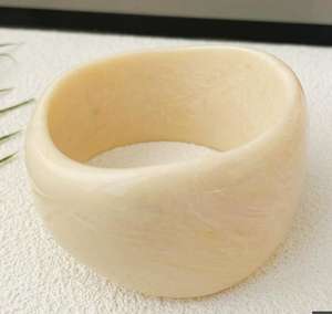 Kaimei 2025 perhiasan Fashion wanita pelat emas, gelang akrilik Resin besar bertekstur perempuan Chunky berpola tidak beraturan - Product Image 2