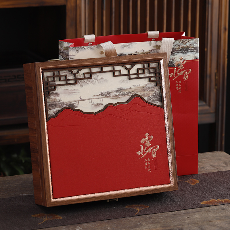 Red Clouds and Water [Empty Gift Box with Handbag] Single Cake