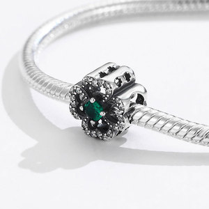 Abalorio de Plata S925 con Trébol de Cuatro Hojas de la Suerte, Flor Hueca con Circonita Verde CZ, Bañado en Rodio, para Pulsera DIY, Regalo para Mujer - Product Image 6