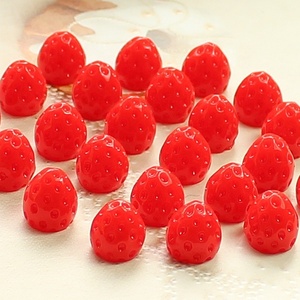 Colgante de resina de fresa 3D roja Kawaii, simulación de fruta, dijes de cabujón Kawaii para hacer collares DIY - Product Image 1