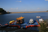 Pont flottant en HDPE pour quai de bateau et plateforme aquatique, pontons durables en polyéthylène pour quai lelongé sur le bord du lac ou en bordure de rivière
