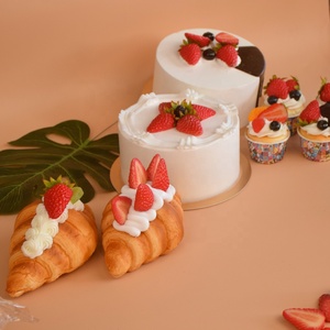 Accessoire de présentation de desserts pour chariot à cupcakes et croissants, fruits simulés, cadeau DIY, demi-tranches de fraises artificielles rouges, gâteau sucré Bailey - Product Image 5