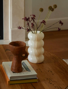 Vase à fleurs en marbre onyx blanc personnalisé Art Déco original pour la décoration de mariage, de la maison et du salon - Product Image 1
