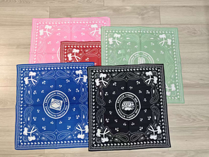 <span class=keywords><strong>2026</strong></span>年卸売高級ユニセックス22インチ大型ハンカチバンダナソフトコットンポリエステルカスタム片面漫画プリントスクエア - Product Image 4