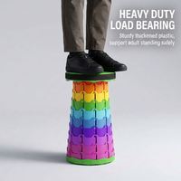 Tabouret rouge à texture écaille de poisson, à rayures, pour salle d'attente, stand de vente, marché de produits frais, et comme abri de protection pour les marchés en caisses
