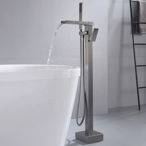 Rubinetto <span class=keywords><strong>per</strong></span> <span class=keywords><strong>vasca</strong></span> <span class=keywords><strong>da</strong></span> <span class=keywords><strong>bagno</strong></span> a pavimento Forever Brass moderno termostatico con doccia a pioggia, maniglia singola, soffione doccia quadrato e valvola in ceramica - Product Image 3