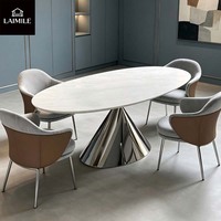 Table à manger ovale en marbre de luxe moderne avec une base en métal chromé poli, adaptée aux villas, aux maisons, aux hôtels, aux restaurants