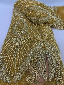 Tissu en dentelle rayée populaire, écologique, de luxe, rouge, avec broderie de fleurs 3D, de sequins et de perles tubulaires, pour la confection de robes de mariée et la décoration DIY - Product Image 4
