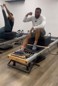 Máquina de reformador de Pilates comercial profesional con cama de núcleo ajustable duradera para uso de ejercicio corporal en estudio de Yoga - Product Image 4