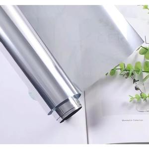 Film pour vitres de voiture à vision unidirectionnelle double argenté avec design décoratif moderne, matériau PET, contrôle de la chaleur pour usage domestique - Product Image 1