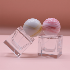 Flacon de parfum en verre de luxe de 15 ml, forme carrée épaisse et transparente avec bouchon rond, vaporisateur fin rechargeable, emballage - Product Image 1