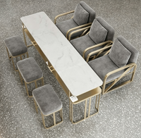 Ensemble de table à ongles moderne avec plateau en verre, banc de manucure en métal doré, mobilier de salon