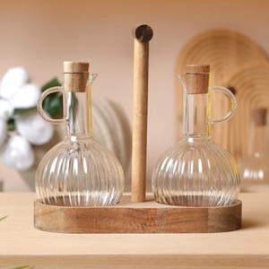 <span class=keywords><strong>Set</strong></span> di 2 Dispenser di Lusso per Olio e Aceto in Vetro Borosilicato Trasparente con Manico e Supporto in Legno di Acacia - Product Image 5