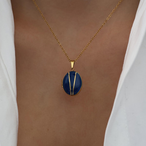 สร้อยคอล็อกเกตรูปพระจันทร์สีทอง18K ทำจากสเตนเลสสตีลพร้อมเคลือบไพลินของขวัญเฉพาะบุคคล - Product Image 5