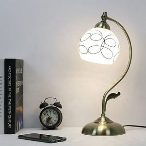 <span class=keywords><strong>Lampe</strong></span> de table rétro américaine pour salon et chambre, <span class=keywords><strong>lampe</strong></span> de bureau en verre teinté luxueuse pour villa et hôtel - Product Image 3