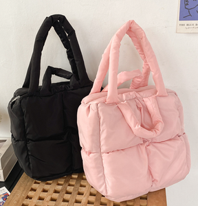 热销时尚秋冬新款包包大容量时尚百搭手提包女单肩手提包 - Product Image 1