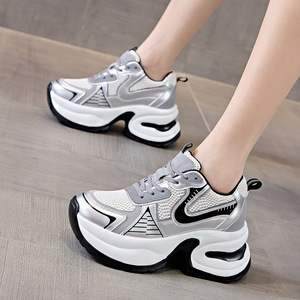 Chaussures de sport coréennes à lacets, style identique, <span class=keywords><strong>argent</strong></span>ées, augmentant la taille, pour femmes, été 2025, printemps, nouvelles chaussures légères en maille - Product Image 2
