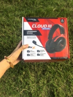 Auriculares Inalámbricos para Juegos HyperX Cloud III, 2.4GHz, Baja Latencia (<30ms), Audio Espacial DTS, Controles Táctiles, Pantalla Digital