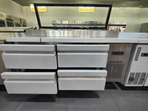 Frigorifero Espositore di Alta Qualità in Acciaio Inox <span class=keywords><strong>per</strong></span> Preparazione <span class=keywords><strong>Pizza</strong></span>, Insalata e Sandwich, Senza Porte, Walk-In, Gamma di Temperatura 2-8°C - Product Image 4