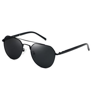 Gafas de sol polarizadas Greyjack para hombre, montura completa, lentes TAC, protección UV400, montura azul y negra - Product Image 2