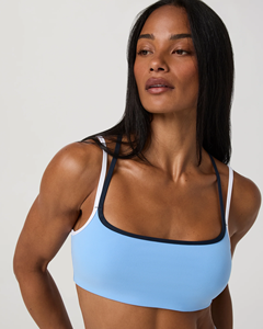 Ensemble de yoga extensible 4 directions pour femme, col carré, bretelles croisées, short taille haute, bordure contrastante, tissu anti-humidité - Product Image 4