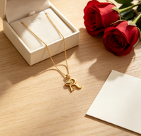 Collier en acier inoxydable avec lettre R en rose, collier avec pendentif initial R personnalisé, bijoux de mode pour femmes, cadeau personnalisé avec nom