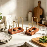 Porte-serviettes personnalisé minimaliste en noyer et laiton pour ornement de table de salle à manger de style ferme