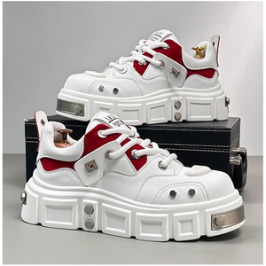 รองเท้าลำลองผู้ชาย M6177 รุ่นใหม่สำหรับฤดูใบไม้ร่วง พื้นหนา สไตล์ Dad Shoes แบรนด์ยุโรปสุดเทรนด์ ตกแต่งหมุดพังก์ เพิ่มความสูงด้วยพื้นเสริมภายในแบบซ่อน - Product Image 1