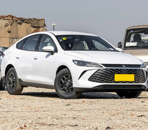 Qin Plus 2025 Edición Conducción Inteligente DM-I, Vehículo con Autonomía NEDC de 700 km, Motor de 100-150 kW, Torque de 200-300 Nm, Batería de 30 kWh, Tecnología Eléctrica de Vanguardia - Product Image 2