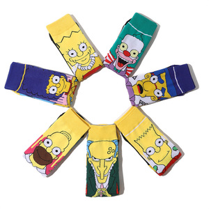 Calcetines de punto transpirables con diseño de dibujos animados de <span class=keywords><strong>los</strong></span> <span class=keywords><strong>Simpson</strong></span> para hombre y mujer, estilo urbano europeo y americano, a media pantorrilla, nueva tendencia, personalizados - Product Image 2