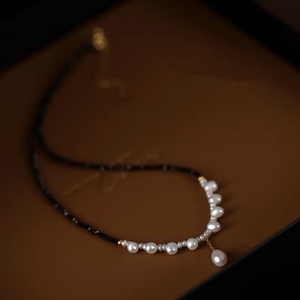 Collier de perles baroques d'eau douce naturelles populaires 2024 pour femmes, chaîne de clavicule en cristal noir taillé, frais et élégant - Product Image 4