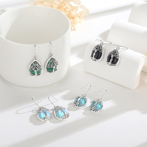 Boucles d'oreilles pendantes hypoallergéniques Merryshine en obsidienne et <span class=keywords><strong>pierre</strong></span> <span class=keywords><strong>de</strong></span> <span class=keywords><strong>lune</strong></span>, motif arbre <span class=keywords><strong>de</strong></span> vie, avec fermoir à levier - Product Image 1