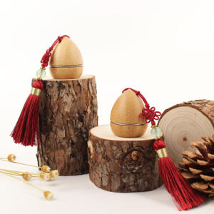 Портативные алюминиевые баночки для бальзама для губ в форме капли с бамбуковой крышкой и китайским узлом-кисточкой, 5 мл/5 г - Product Image 5