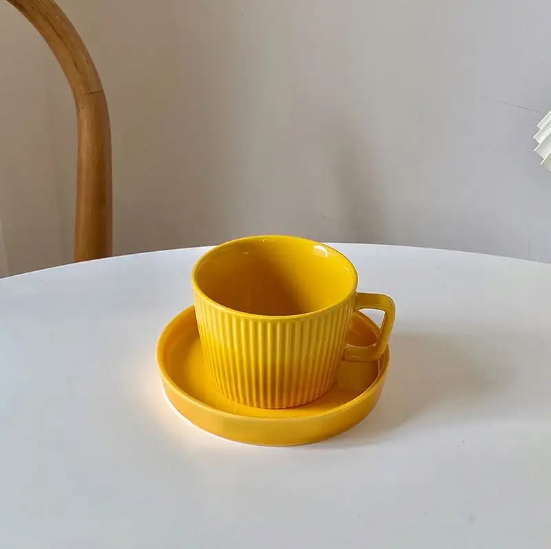Retro vertical striped porcelain dinnerware 250ml coffee mugs and exquisite cup saucer
