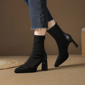 Botín de Mujer con Tacón Grueso y Punta Cuadrada, Cómodo y Multifuncional, con un Diseño de Estilo Retro - Product Image 6