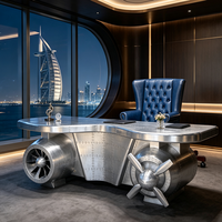 Bureau d'accueil de style aile d'avion, vintage, en aluminium riveté, avec décor de moteur d'avion, pour hôtel, bar