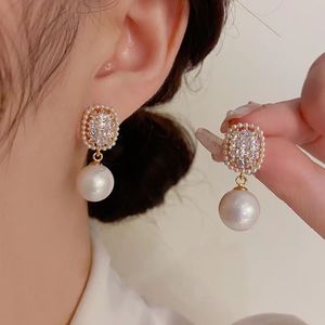 ต่างหูมุกเกาหลีทรงหยดน้ำ สไตล์วินเทจ บาโรก เหมาะสำหรับใส่ไปทำงาน แต่งตัวแฟชั่น โดดเด่นมีเอกลักษณ์ - Product Image 1