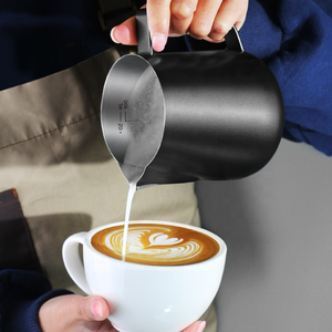 NIBU 700ML Brocca per <span class=keywords><strong>Latte</strong></span> in Acciaio Inox per Espresso e <span class=keywords><strong>Latte</strong></span> Art, Caraffa per Montare il <span class=keywords><strong>Latte</strong></span> - Product Image 4