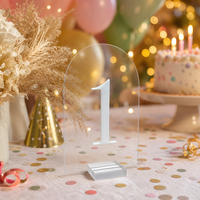 Numéros de table de mariage en forme d'arche givrée avec supports panneaux en acrylique et supports, parfaits pour la décoration