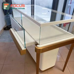 Vitrine de luxe pour bijoux et montres, structure en métal et verre multicouche pour bijouterie - Product Image 1