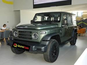 212 Off-Road 2024 2.0T Explorer, espace de chargement spacieux, beaux phares, voiture à essence, en bon état, idéal pour les amateurs d'aventure - Product Image 1